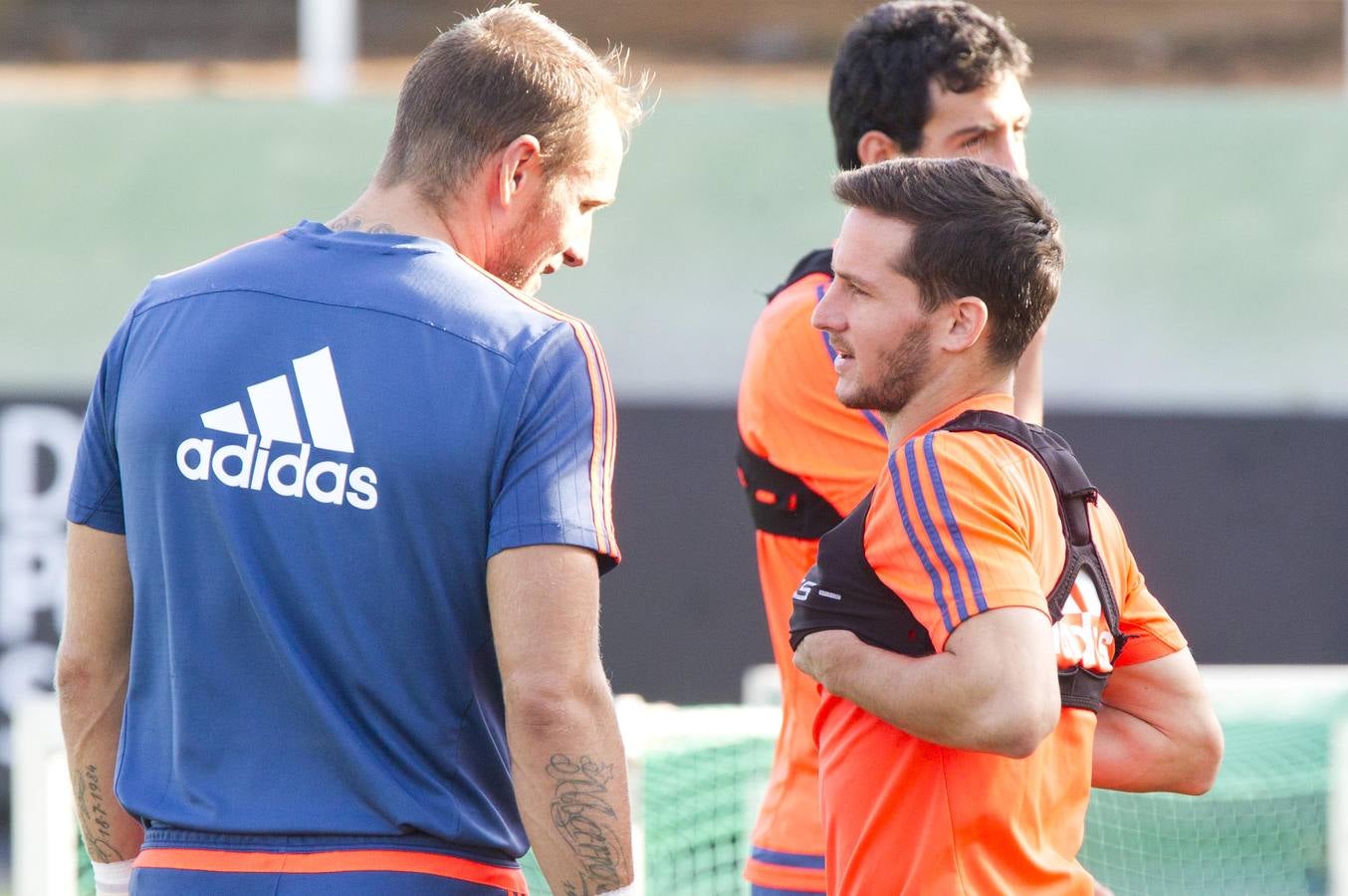 Entrenamiento del Valencia en la ciudad deportiva de Paterna