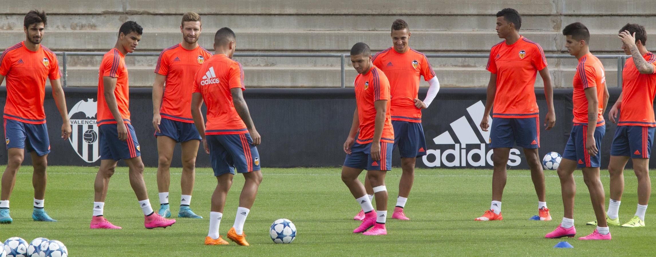 Entrenamiento del Valencia en Paterna