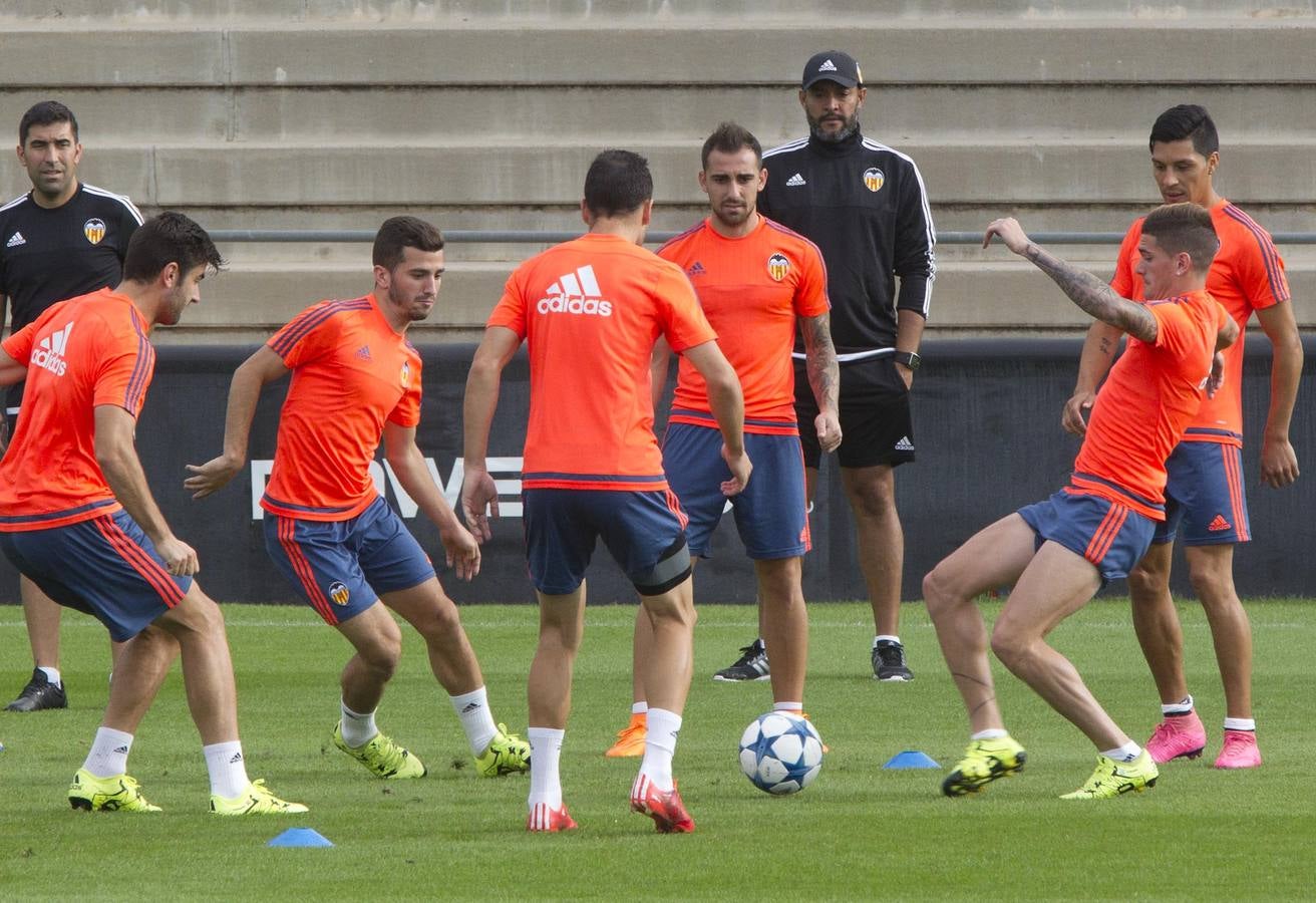 Entrenamiento del Valencia en Paterna