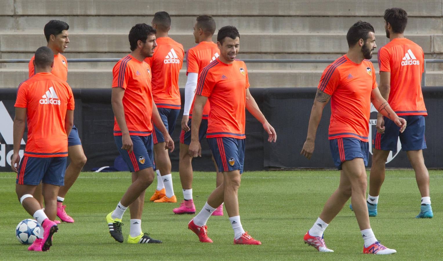 Entrenamiento del Valencia en Paterna