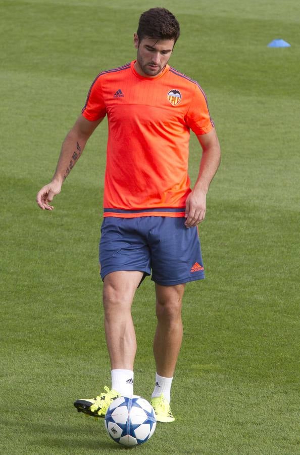 Entrenamiento del Valencia en Paterna