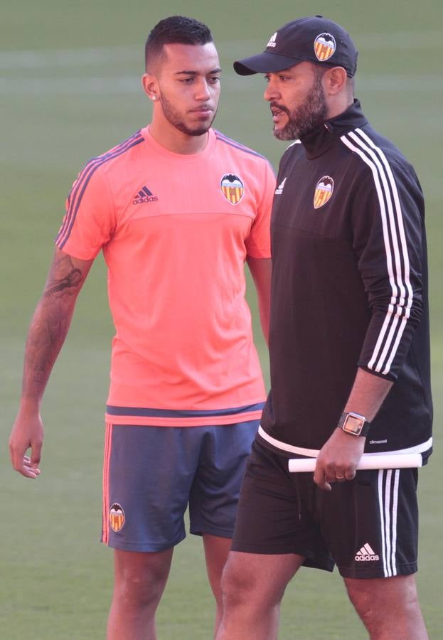 Entrenamiento del Valencia antes de debutar en Champions