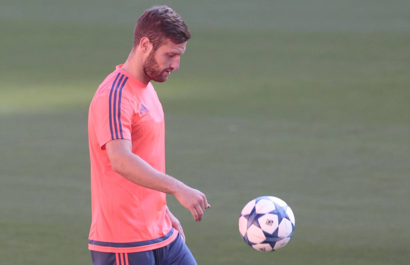 Entrenamiento del Valencia antes de debutar en Champions