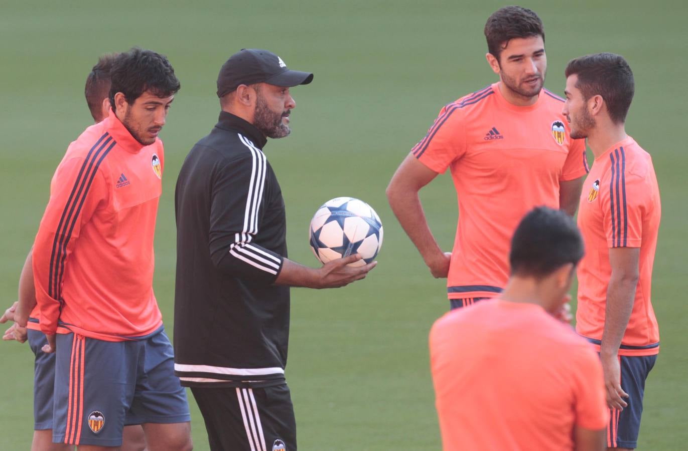 Entrenamiento del Valencia antes de debutar en Champions