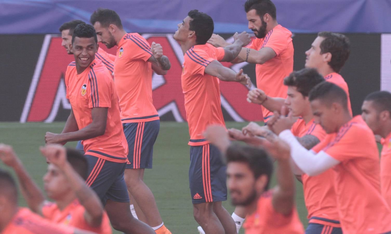 Entrenamiento del Valencia antes de debutar en Champions