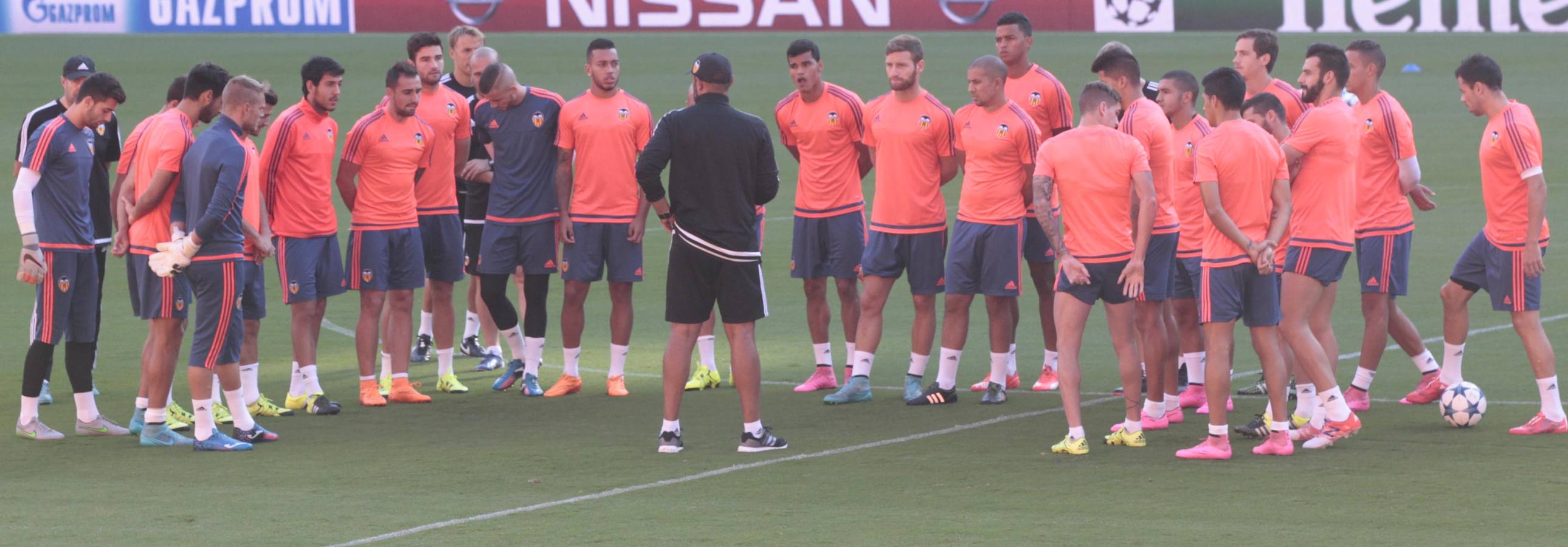 Entrenamiento del Valencia antes de debutar en Champions