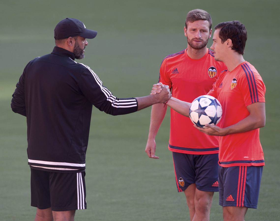 Entrenamiento del Valencia antes de debutar en Champions