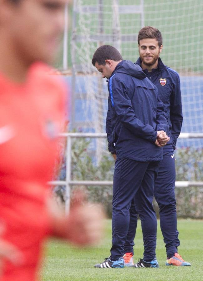 El primer entrenamiento del Levante sin Alcaraz