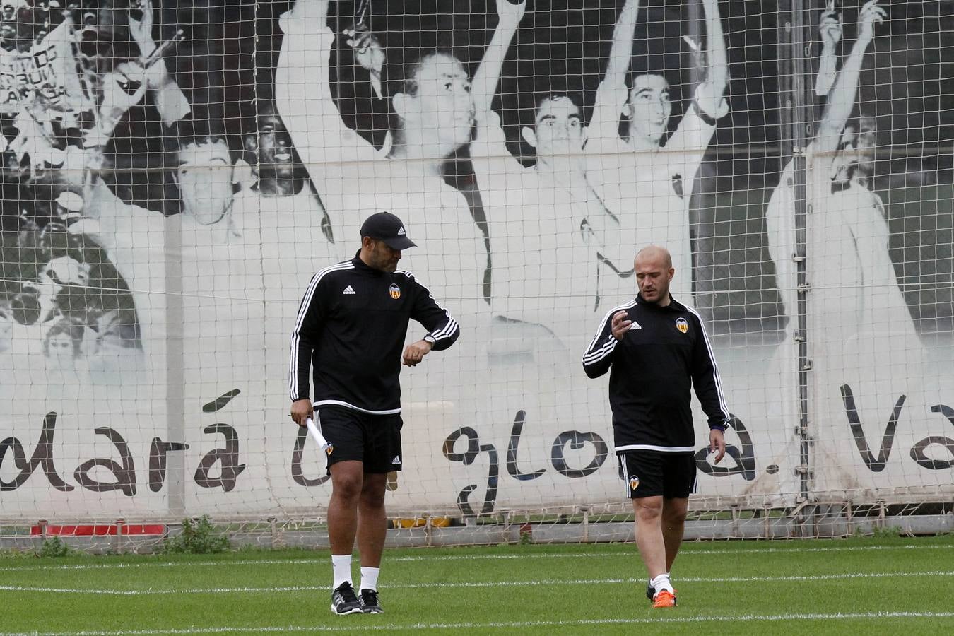 El Valencia ya prepara el derbi sin los titulares