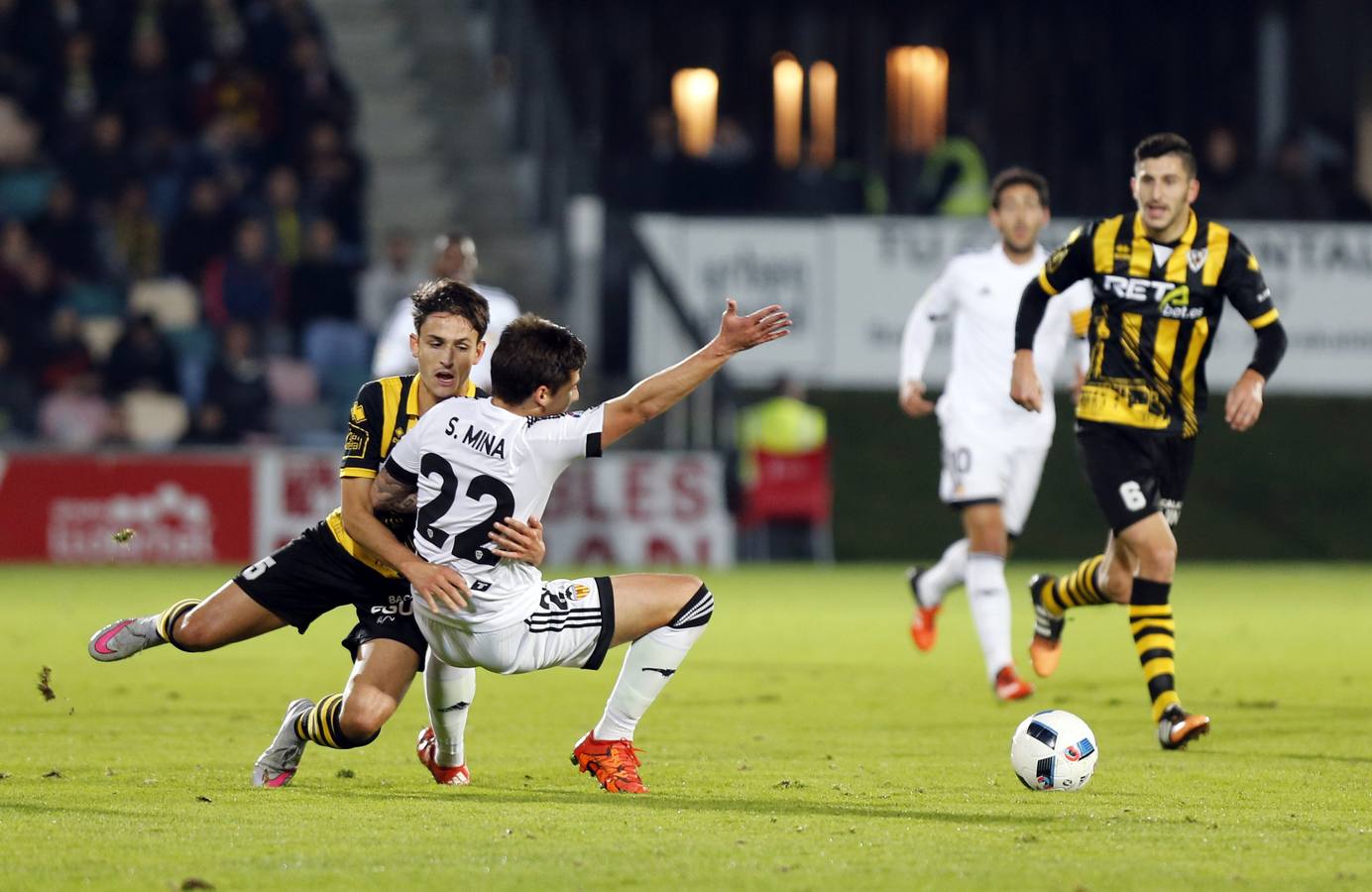 El Barakaldo-Valencia CF de Copa del Rey, en imágenes