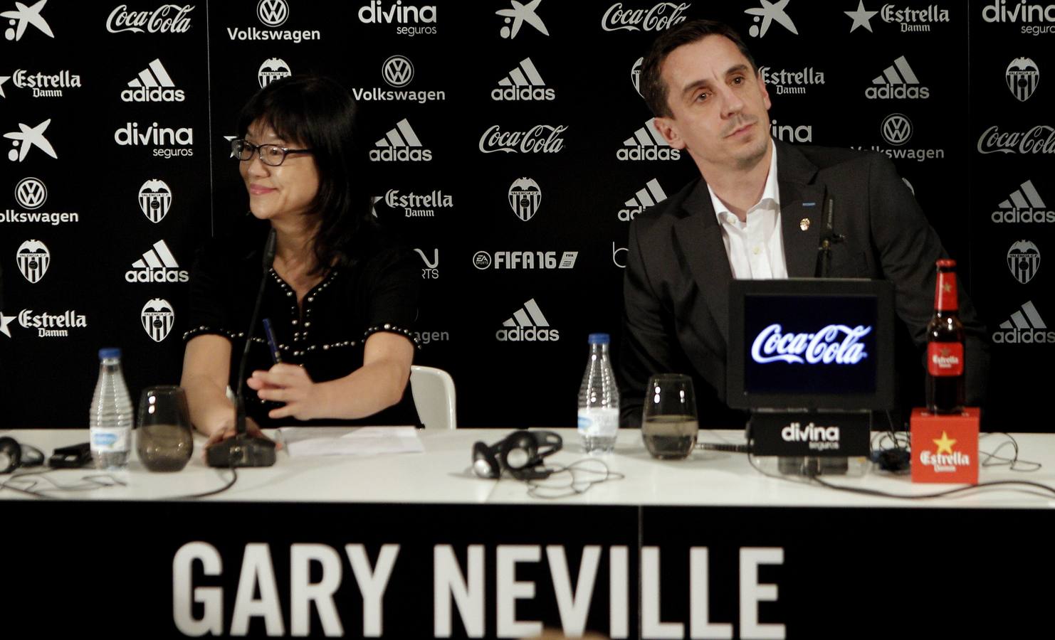 La presentación de Gary Neville como entrenador del Valencia, en imágenes