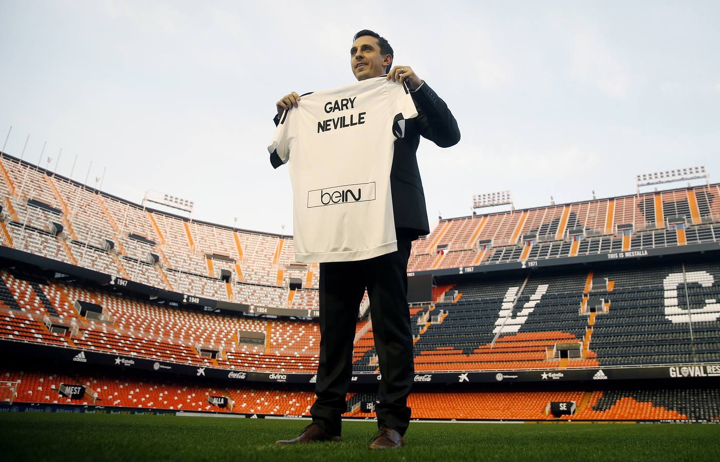 La presentación de Gary Neville como entrenador del Valencia, en imágenes