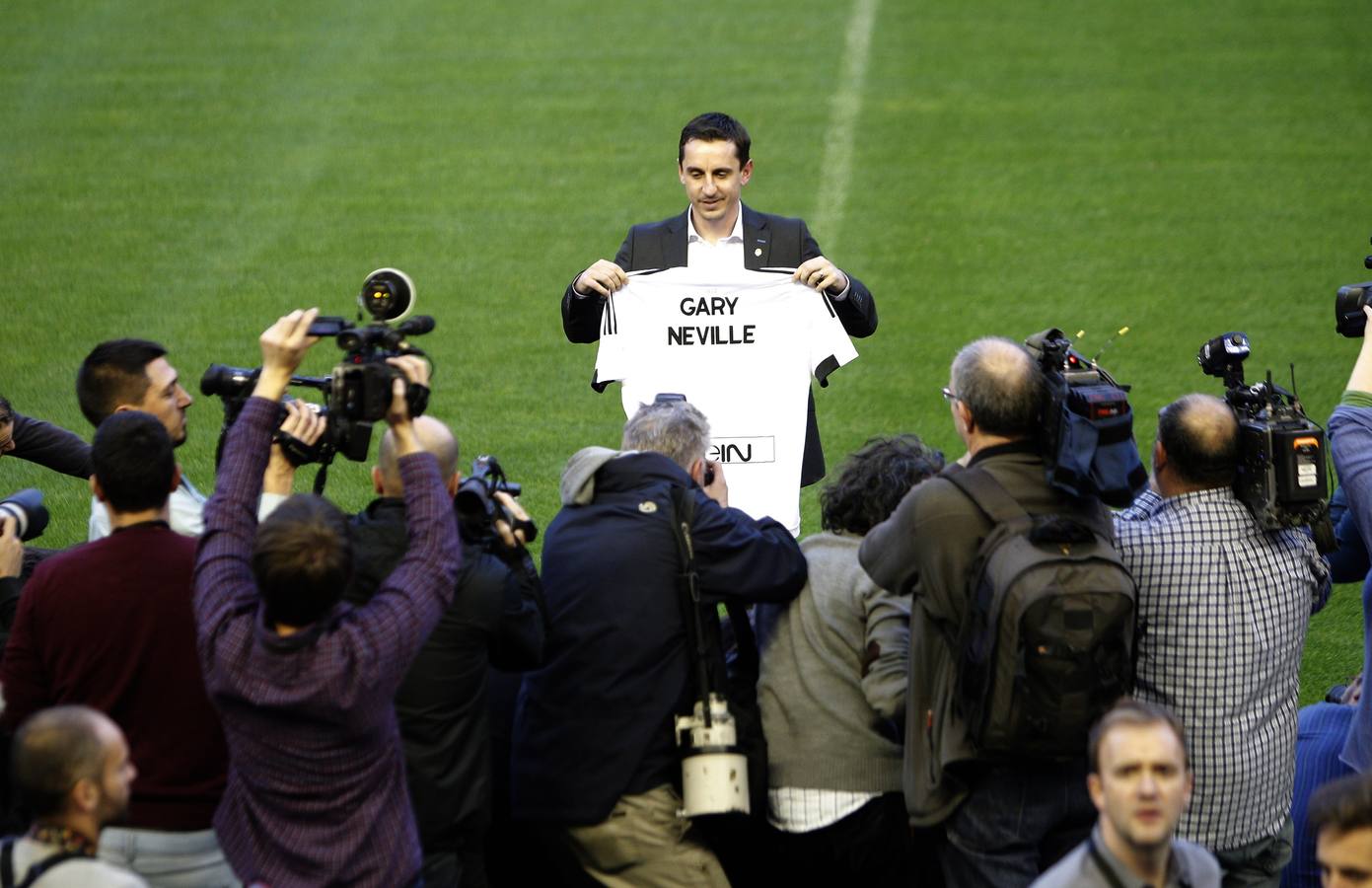 La presentación de Gary Neville como entrenador del Valencia, en imágenes