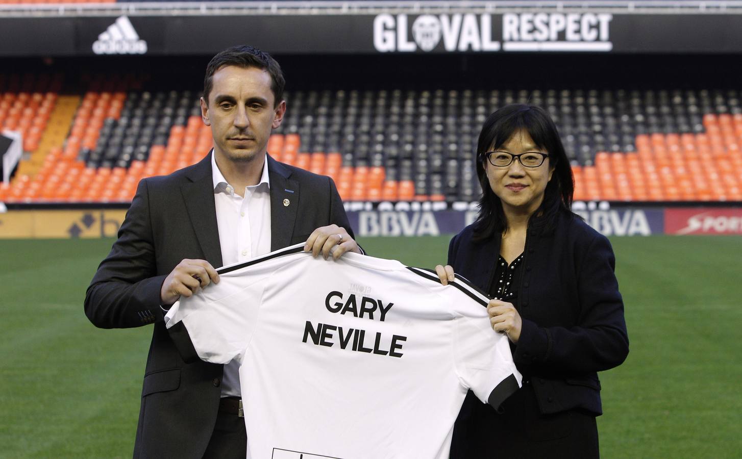 La presentación de Gary Neville como entrenador del Valencia, en imágenes