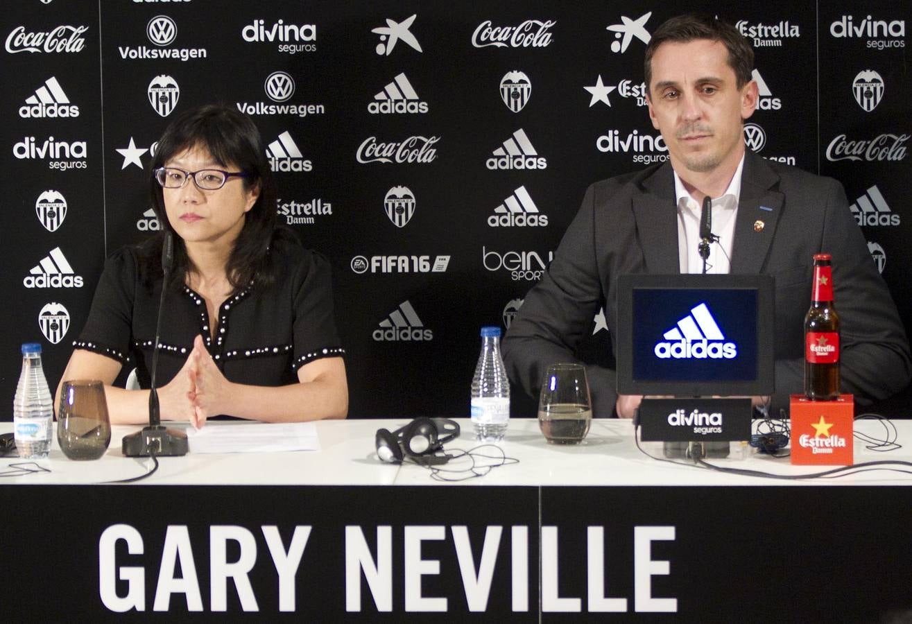 La presentación de Gary Neville como entrenador del Valencia, en imágenes