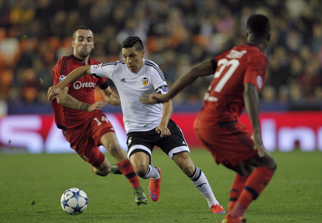 El Valencia-Olympique de Lyon, en imágenes