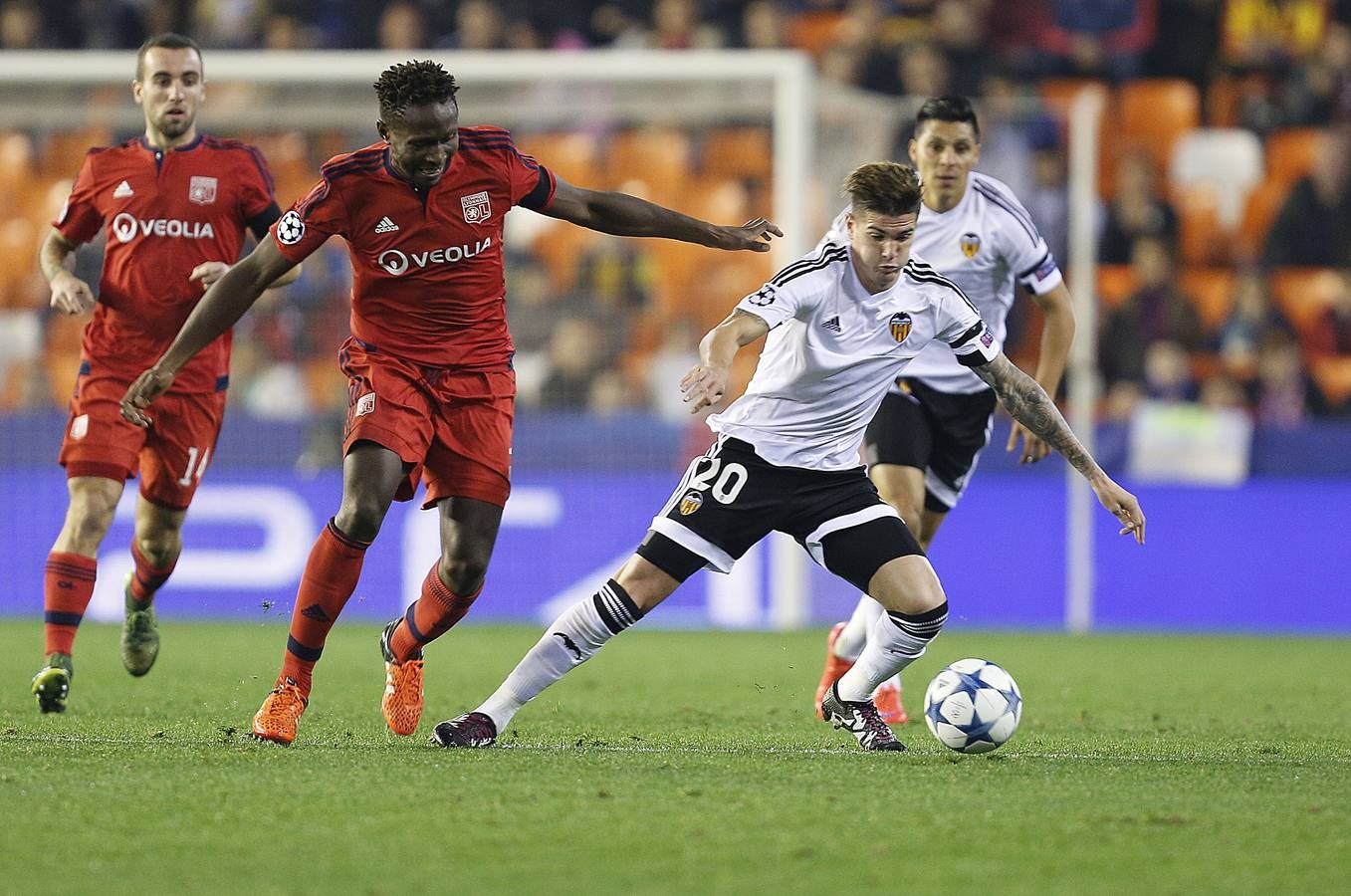 El Valencia-Olympique de Lyon, en imágenes