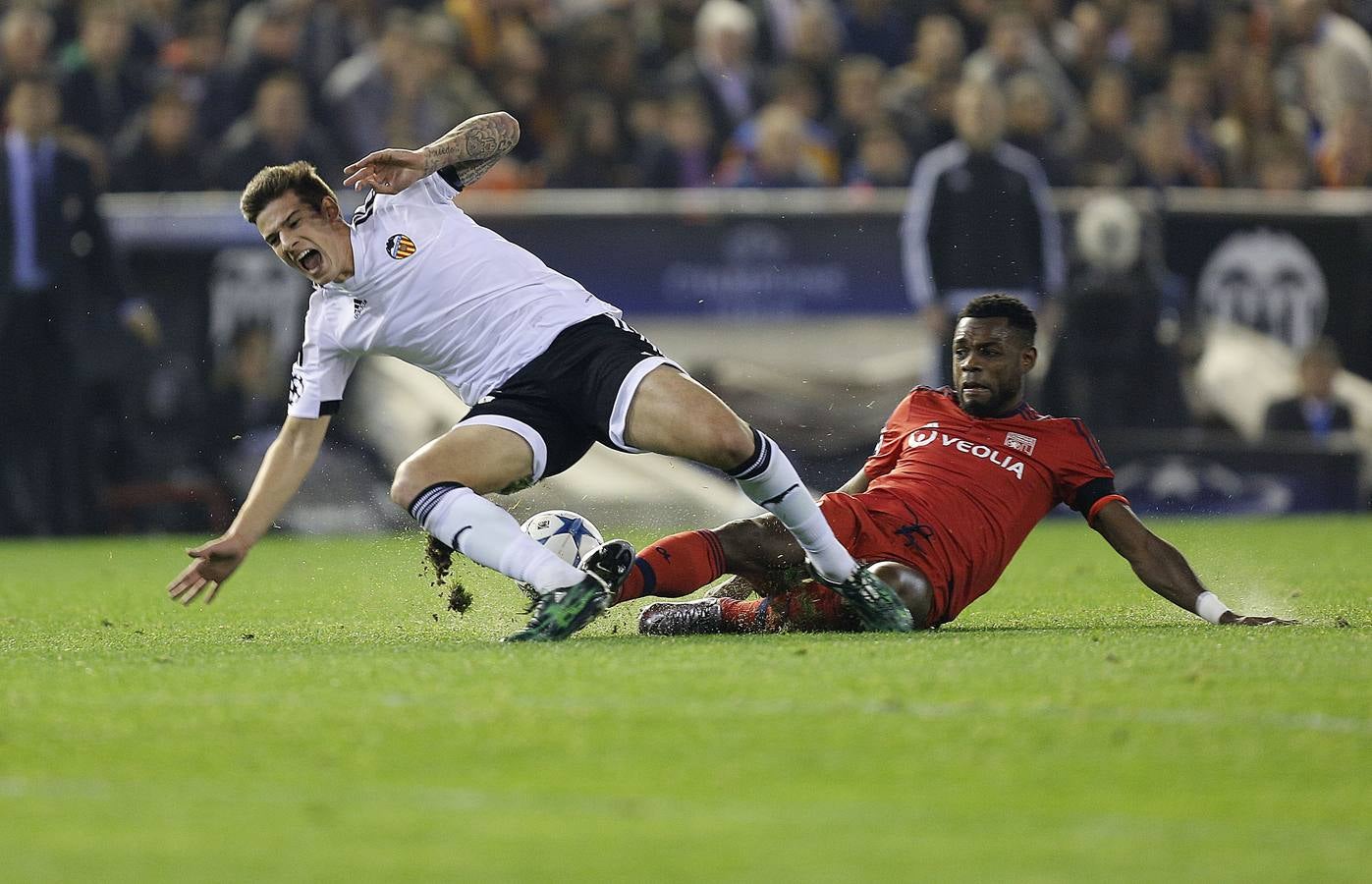 El Valencia-Olympique de Lyon, en imágenes