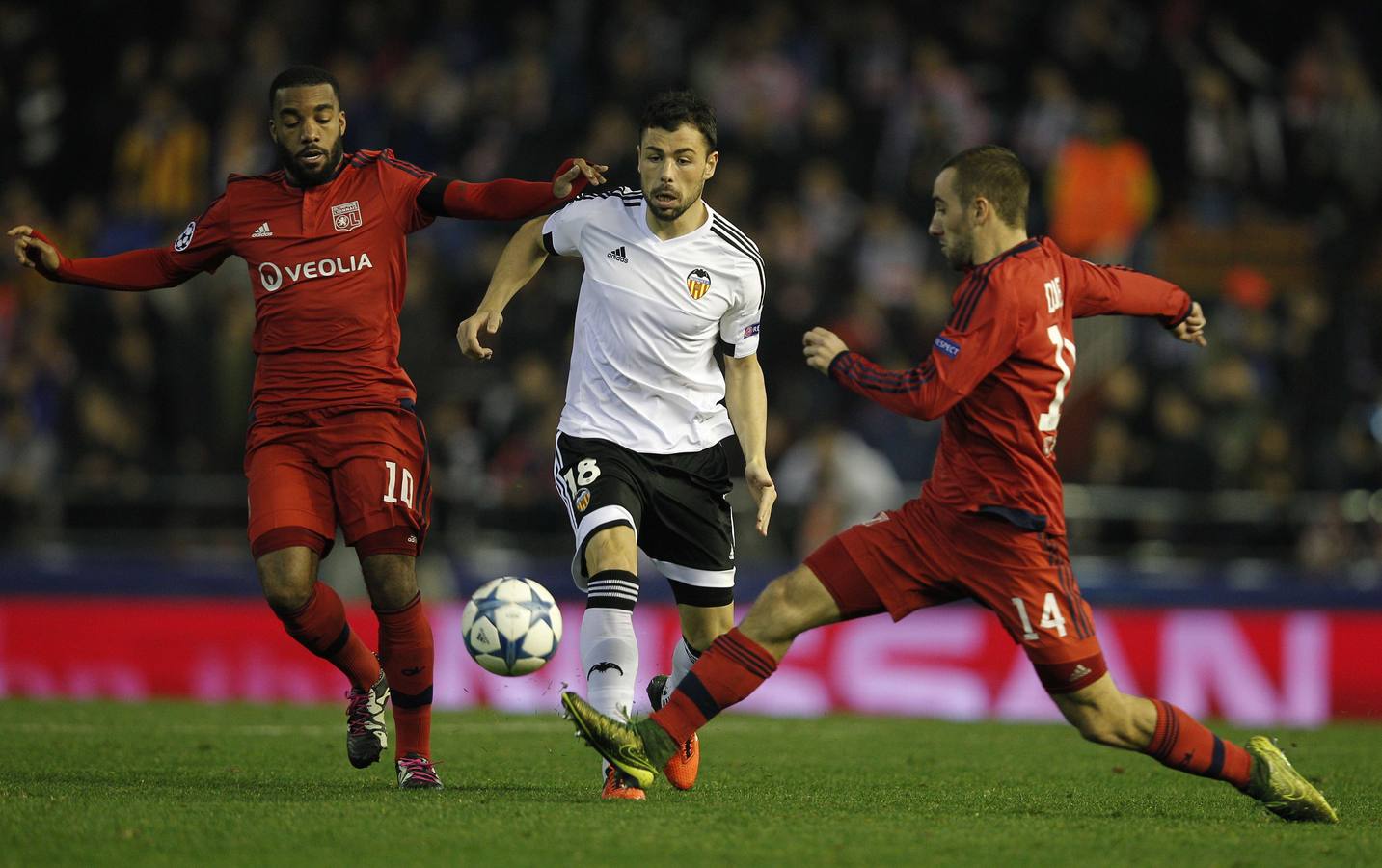 El Valencia-Olympique de Lyon, en imágenes