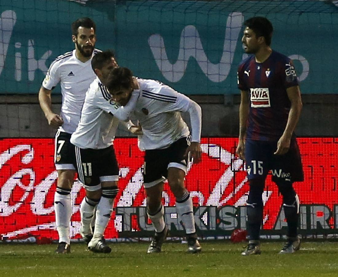 El SD Eibar vs Valencia CF, en imágenes