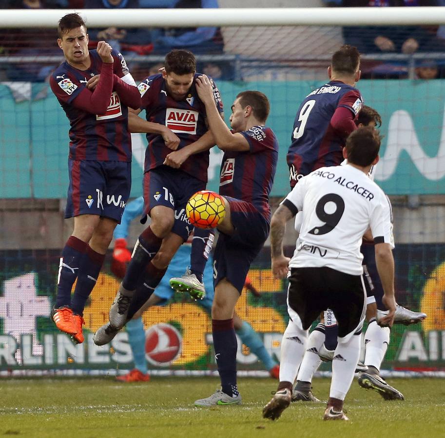 El SD Eibar vs Valencia CF, en imágenes