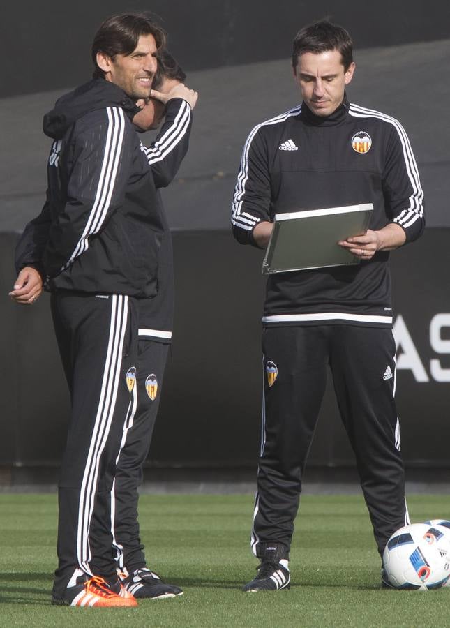 El entrenamiento del Valencia, en imágenes