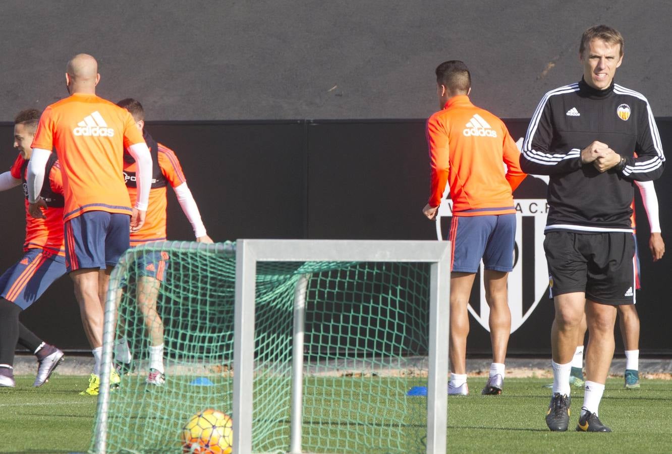 El Valencia y el Barakaldo entrenan en Paterna