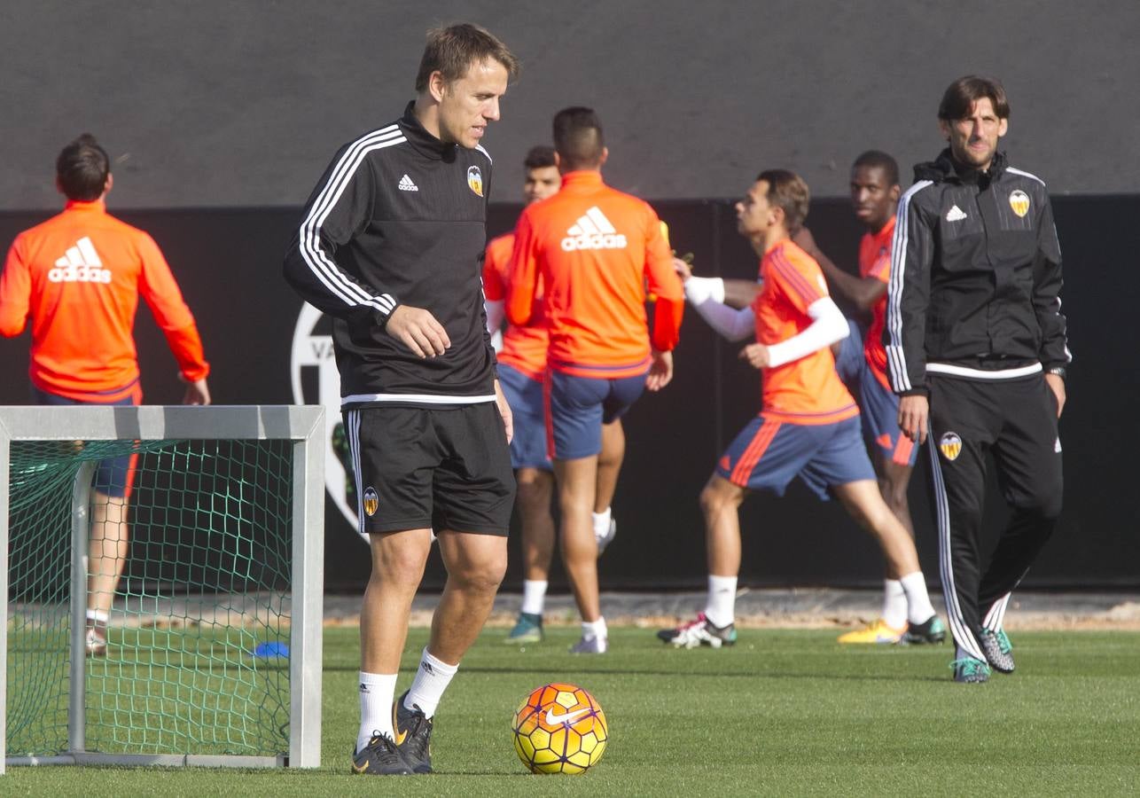 El Valencia y el Barakaldo entrenan en Paterna