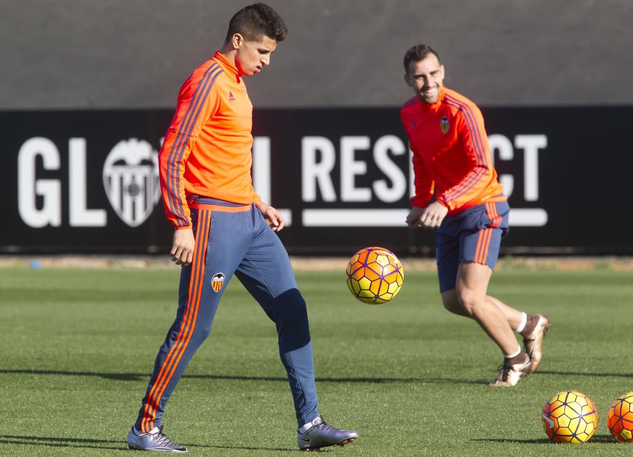 El entrenamiento del Valencia, en imágnes