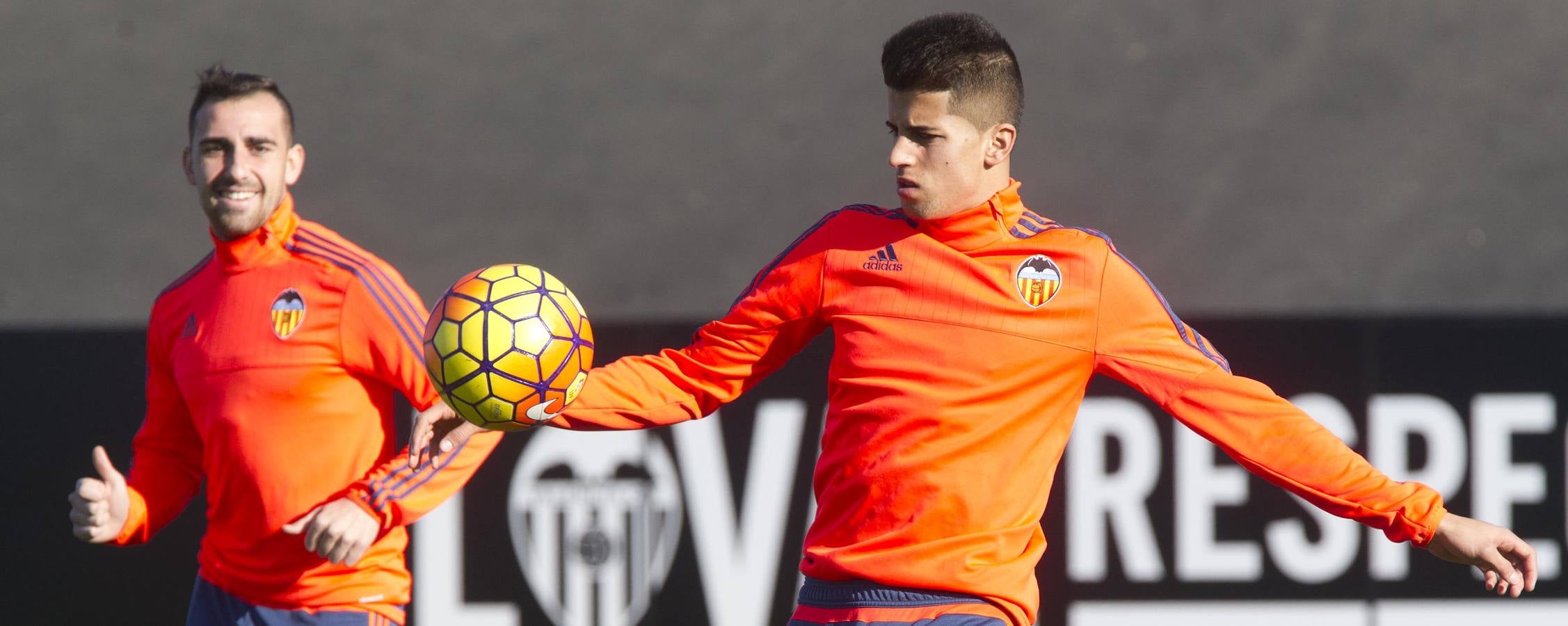 El entrenamiento del Valencia, en imágnes