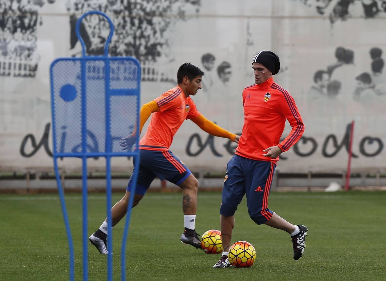 El entrenamiento del Valencia, en imágenes