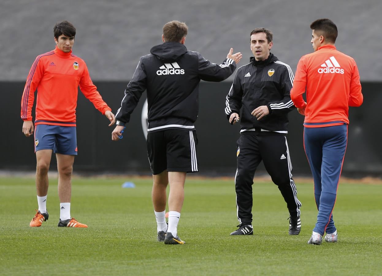 El entrenamiento del Valencia, en imágenes