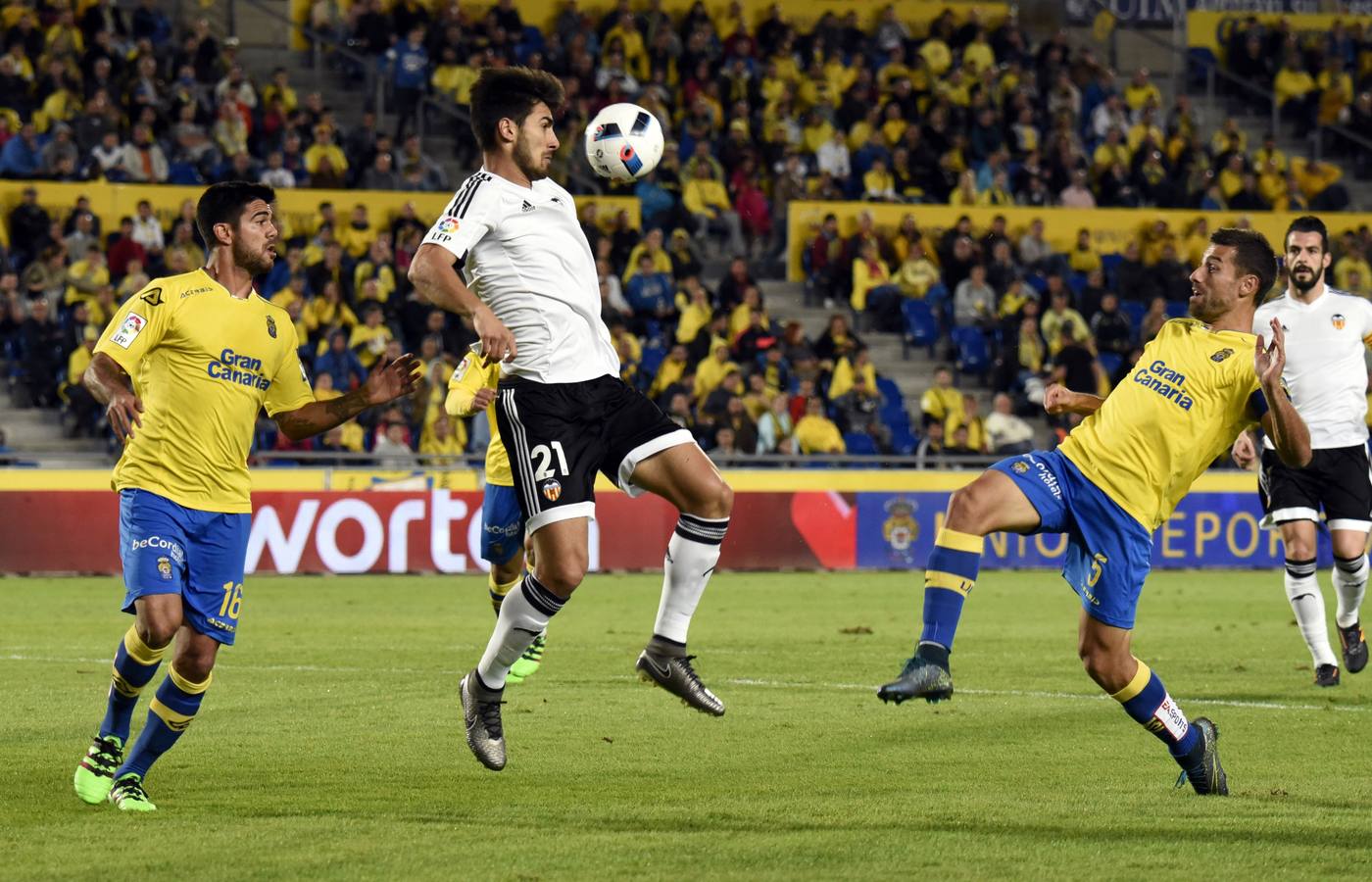 Las mejores imágenes del UD Las Palmas-Valencia CF de Copa