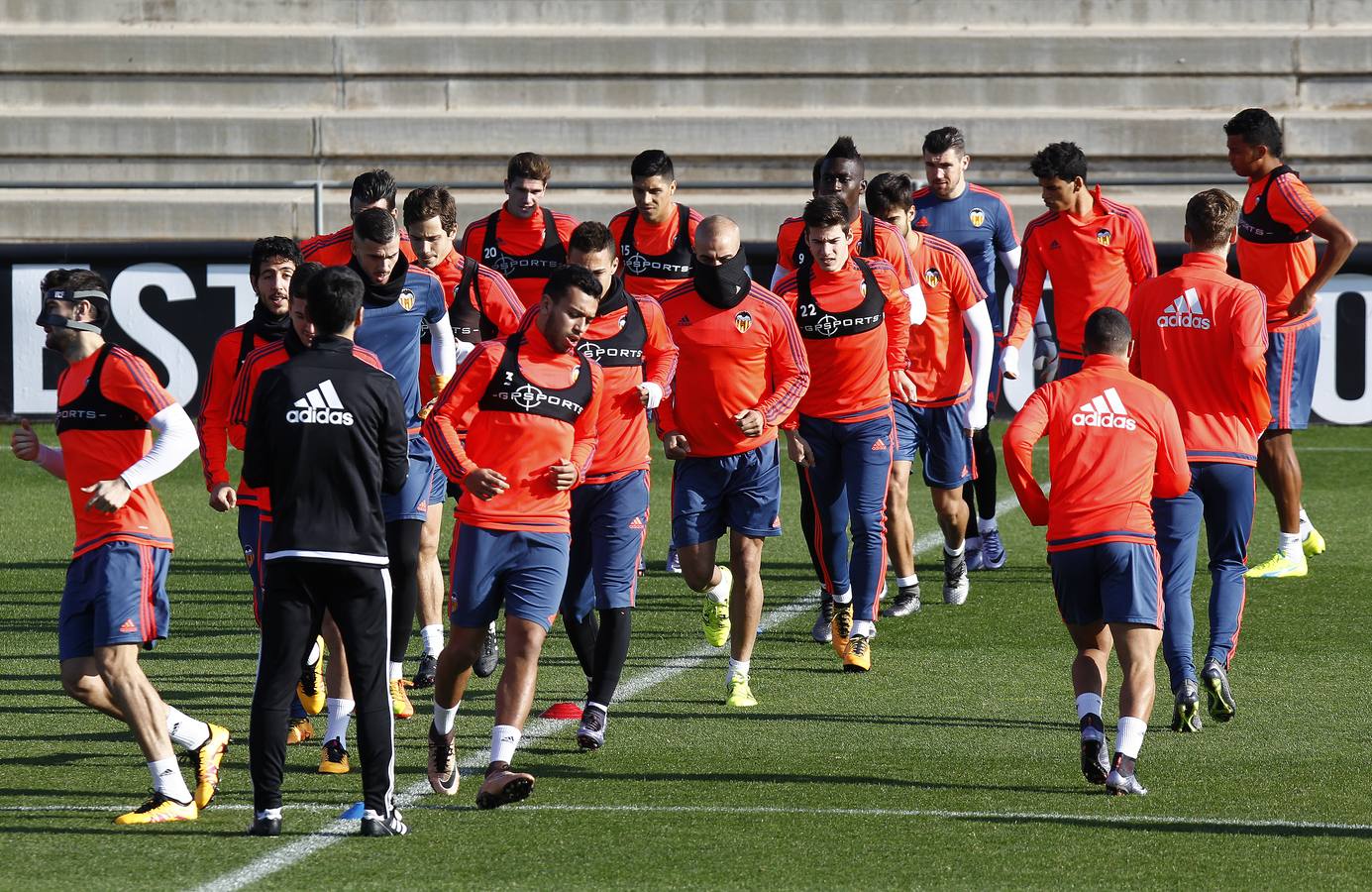 El entrenamiento del Valencia, en imágenes