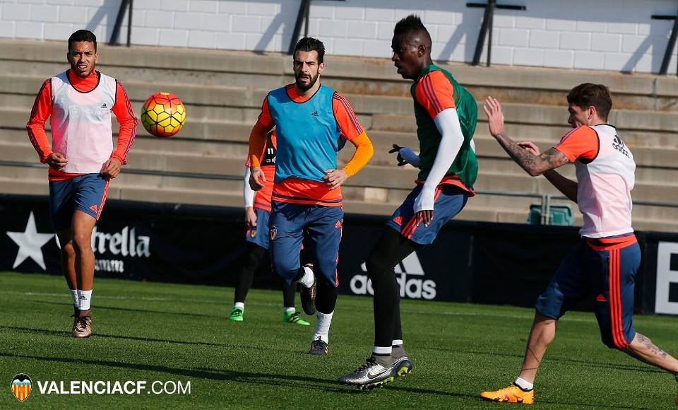 El entrenamiento del Valencia, en imágenes