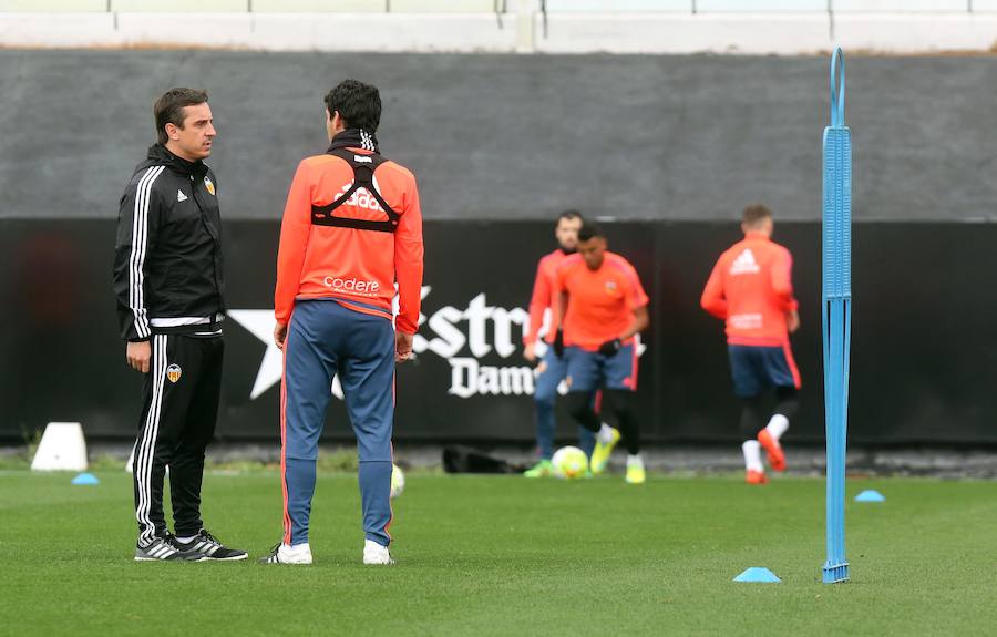 El entrenamiento del Valencia, en imágenes