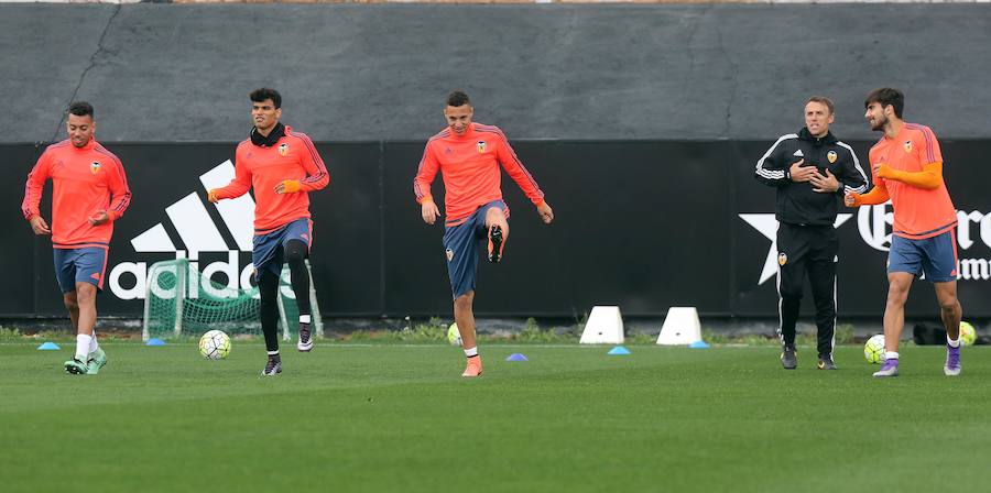 El entrenamiento del Valencia, en imágenes