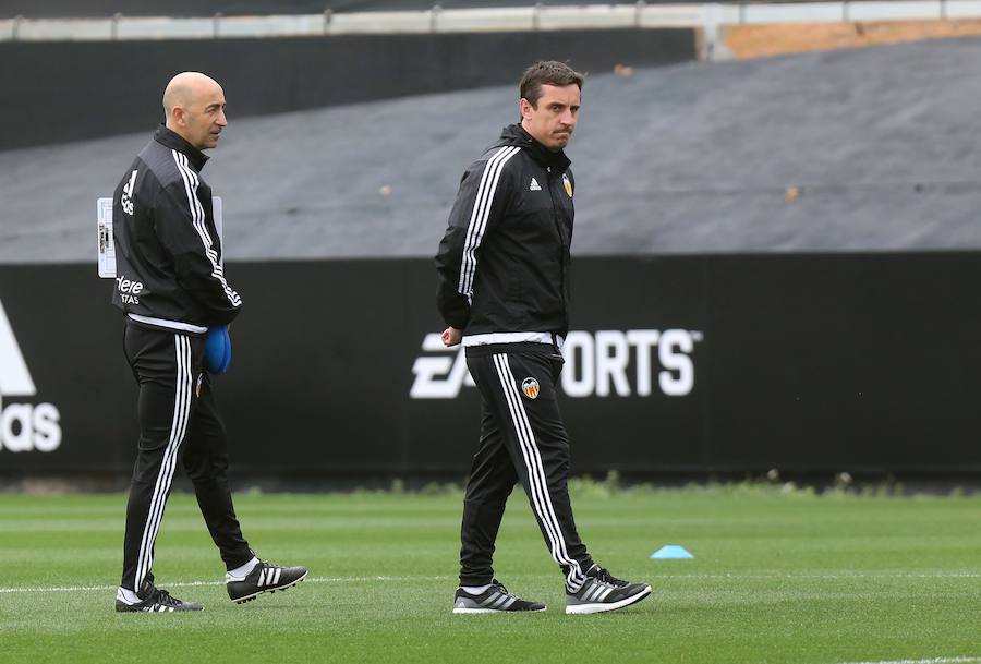 El entrenamiento del Valencia, en imágenes