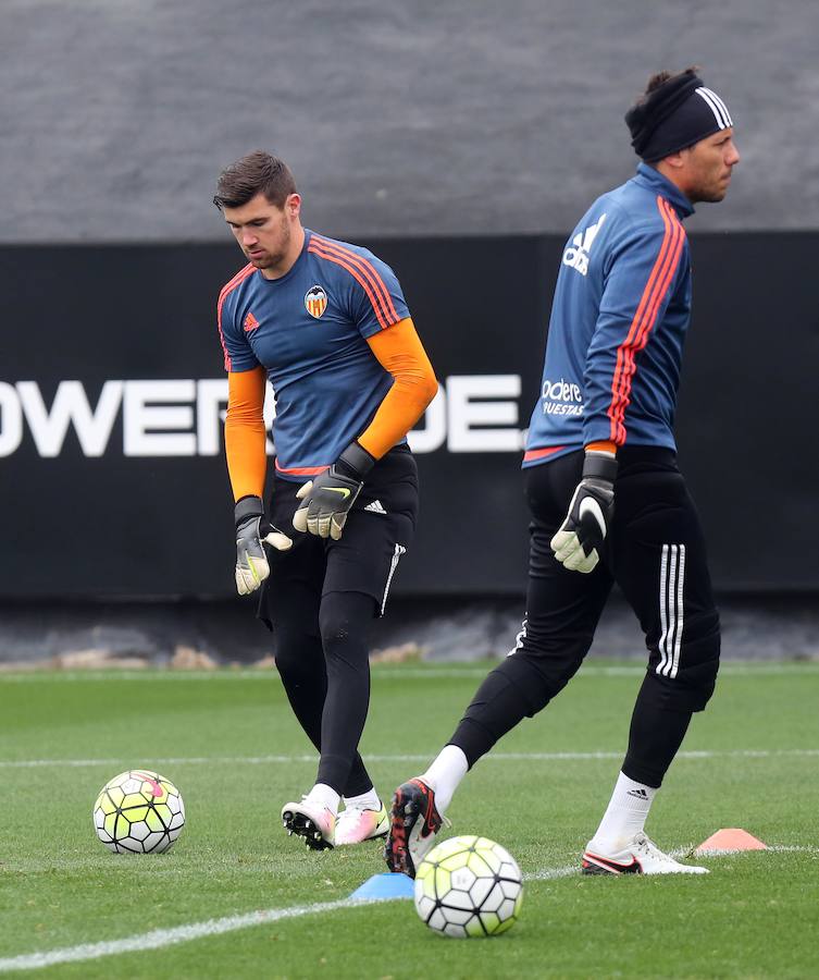 El entrenamiento del Valencia, en imágenes