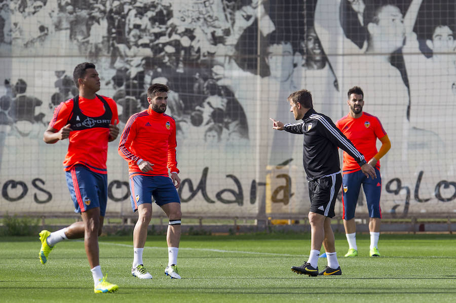 El entrenamiento del Valencia, en imágenes