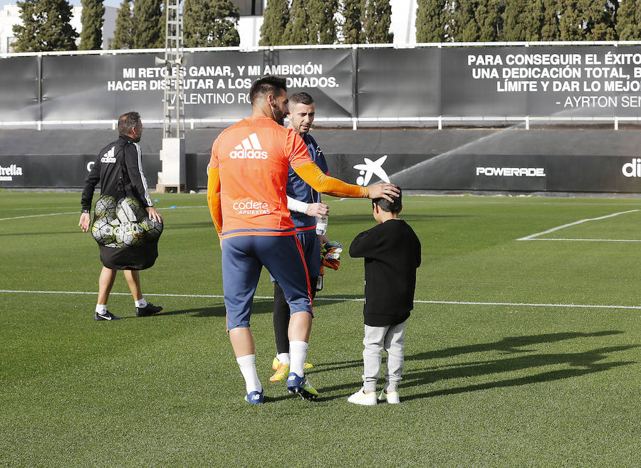 El entrenamiento del Valencia, en imágenes