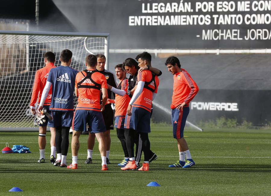 El entrenamiento del Valencia, en imágenes