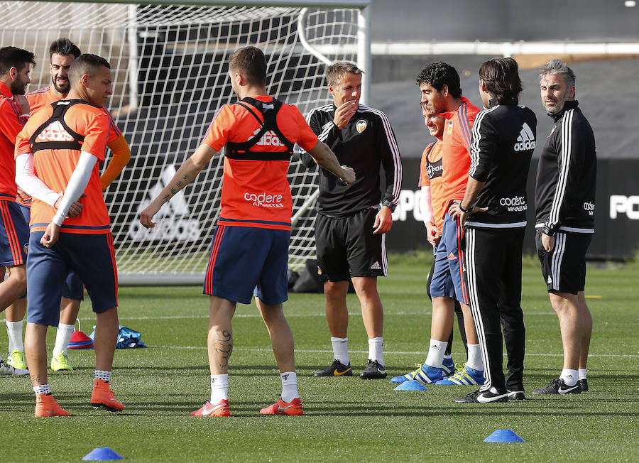 El entrenamiento del Valencia, en imágenes