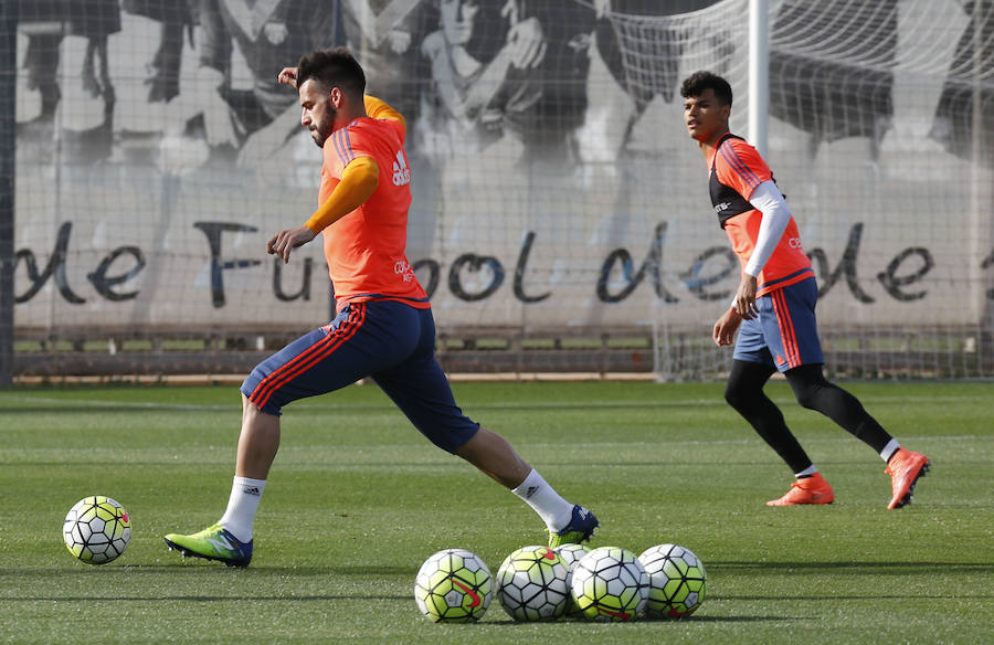 El entrenamiento del Valencia, en imágenes