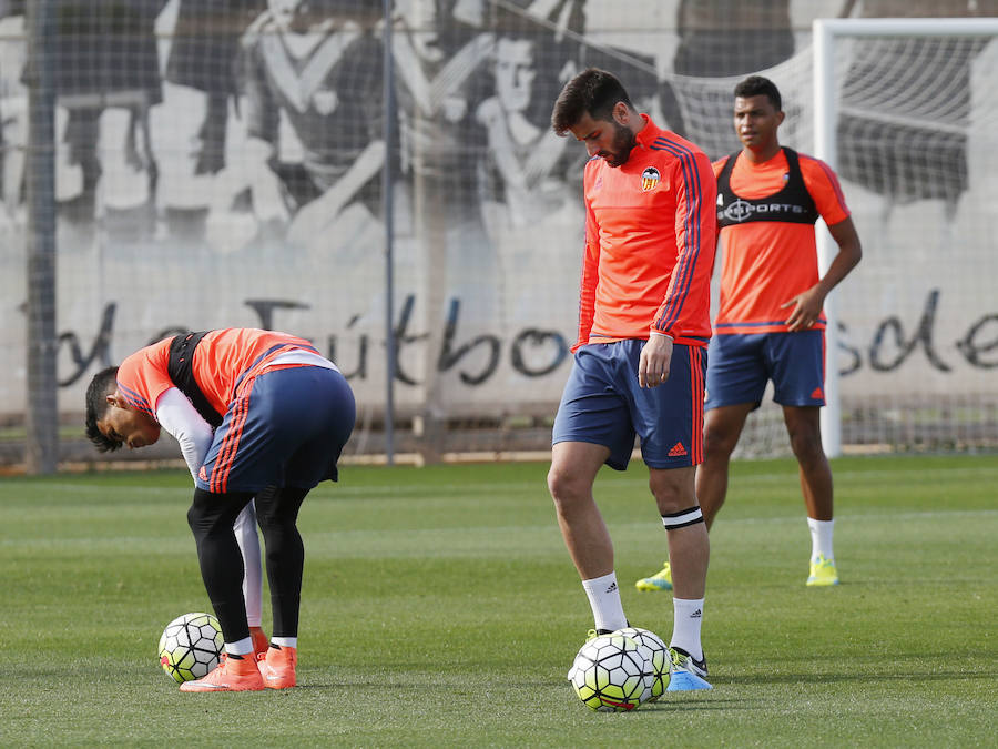 El entrenamiento del Valencia, en imágenes