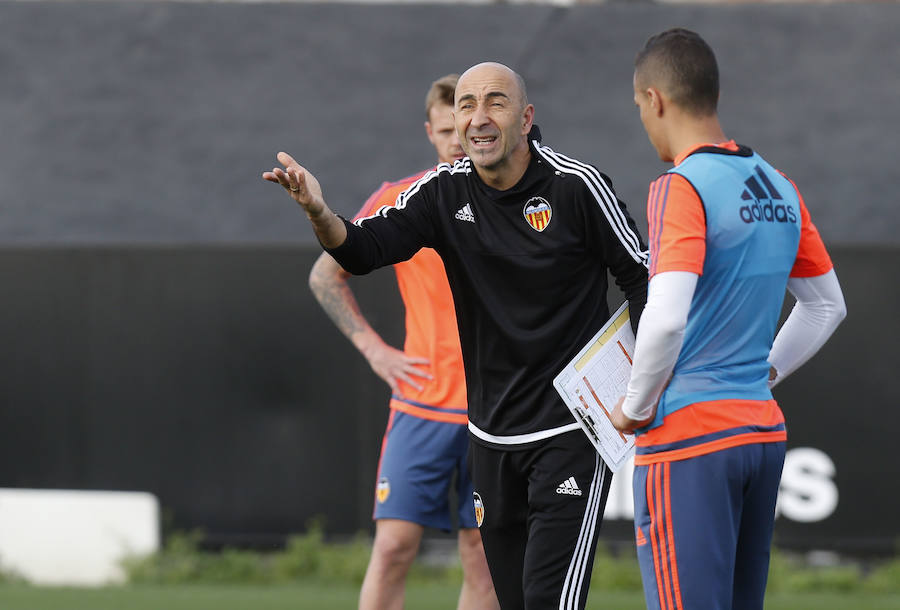 El entrenamiento del Valencia, en imágenes