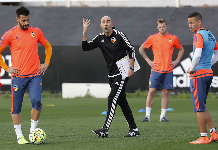 El entrenamiento del Valencia, en imágenes