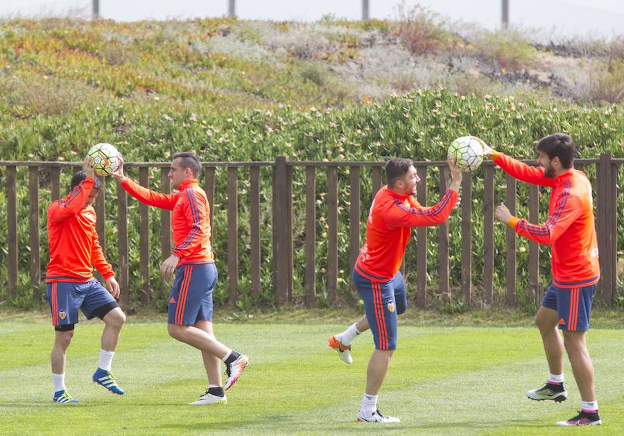 Entrenamiento del Valencia CF en el parador nacional de El Saler