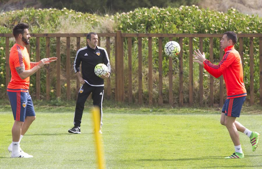 Entrenamiento del Valencia CF en el parador nacional de El Saler