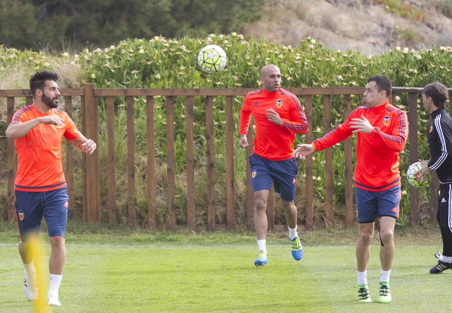 Entrenamiento del Valencia CF en el parador nacional de El Saler